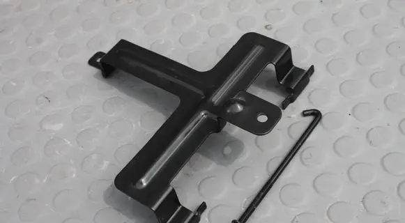 Nissan Qashqai J12 Battery bracket MOCOWANIE-WPORNIK MOCOWANIE-AKU