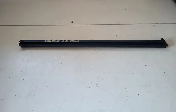 Opel Crossland X Rubber seal rear door window/glass 