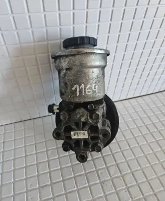 Toyota Avensis T250 Power steering pump U12