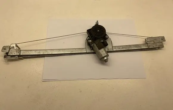Renault Trafic II (X83) Front door window regulator motor 
