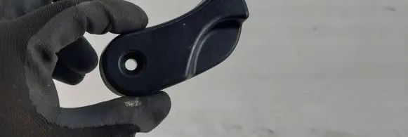 BMW 6 F12 F13 Engine bonnet (hood) release handle 7067086