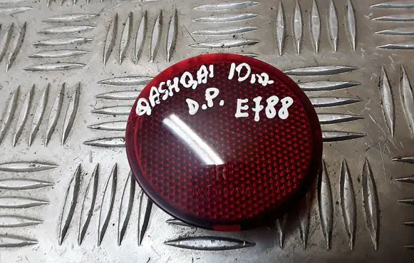 Nissan Qashqai Rear tail light reflector E1021767