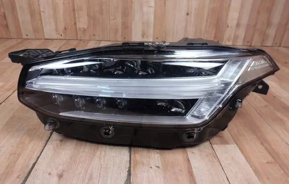 Volvo XC90 Headlight/headlamp 31468918