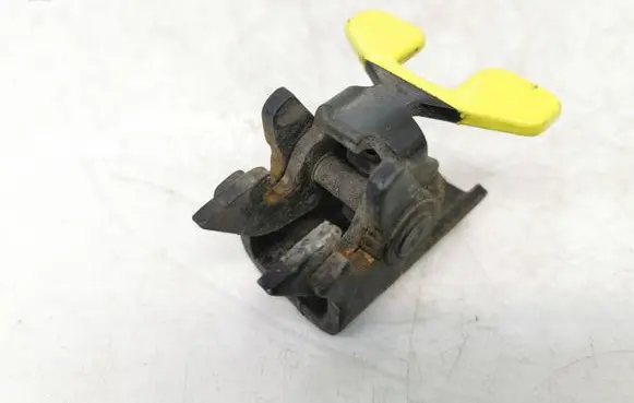 Loading door lock