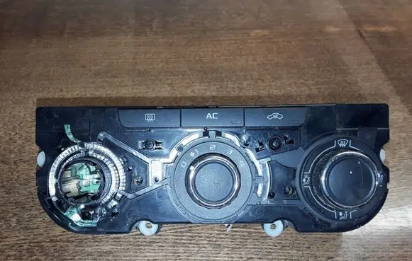 Skoda Octavia Mk2 (1Z) Climate control unit 3T0820047AB 3T0820047