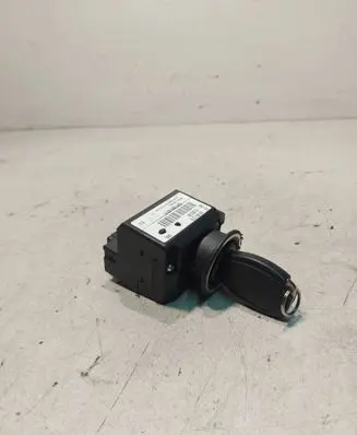 Mercedes-Benz B W245 Ignition lock 1699051500 10020599 9047125841406151
