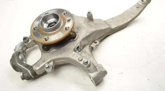 Volvo XC60 Front wheel hub spindle knuckle 32298139