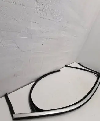 Opel Adam Rubber seal front coupe door window 565740102