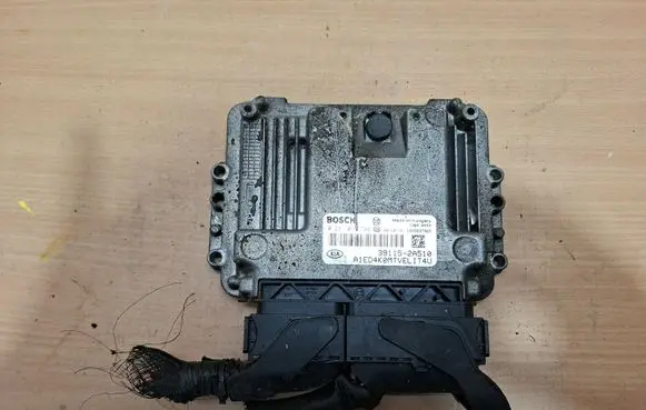 KIA Ceed Engine control unit/module 0281016738 391152A5