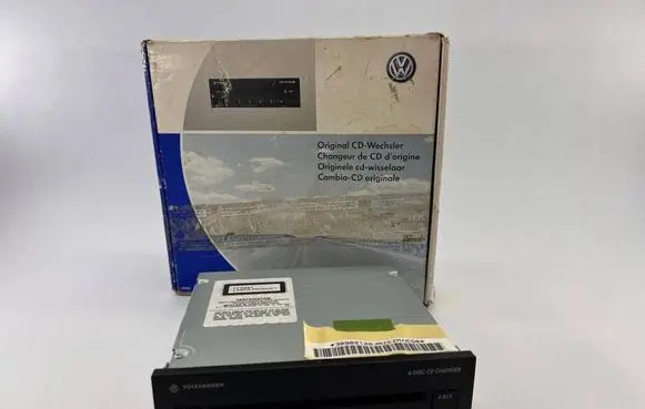 Volkswagen Jetta V CD/DVD changer 1K0857110B