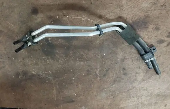 Chrysler Town & Country V Engine coolant pipe/hose