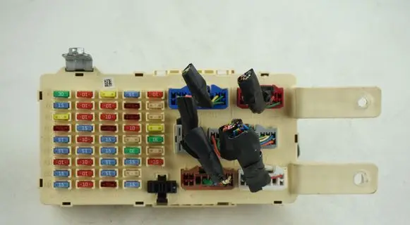 Hyundai Santa Fe Fuse module 919502B213 2B2131107170033