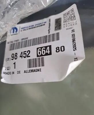 Peugeot 5008 III Front windscreen/windshield window 9845266480