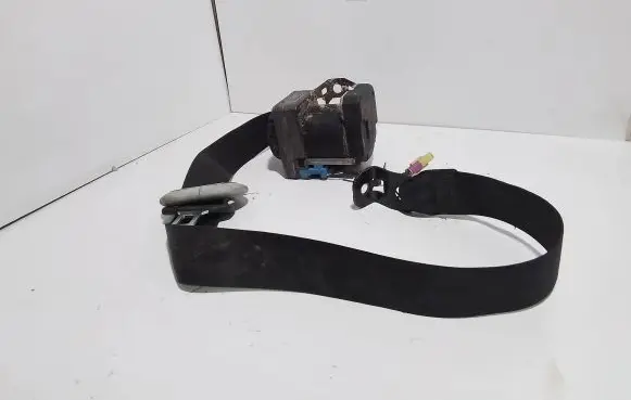Volkswagen Golf IV Front seatbelt 1K0837706K 65432 330044409