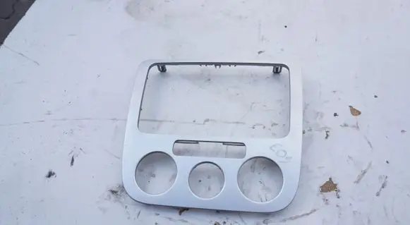 Volkswagen Eos Radio/GPS head unit trim OSONA