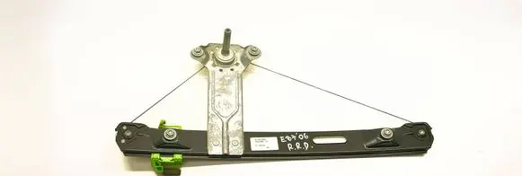 Rear door manual window regulator