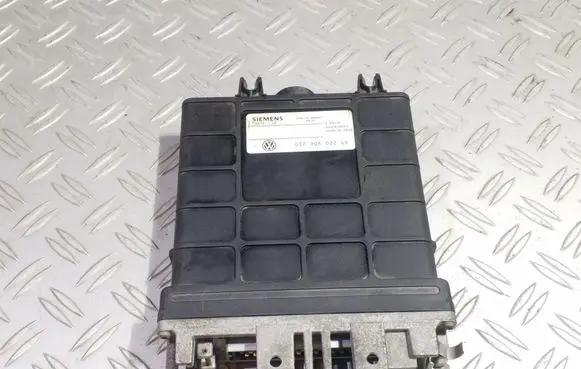 Volkswagen PASSAT B4 Engine control unit/module 037906022GD 00DC010073 DC001350002