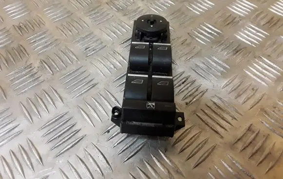 Ford Focus Electric window control switch 8M5T14A132AB 3S003188100