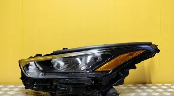 Toyota Highlander XU70 Headlight/headlamp 10100-8A06M 2481