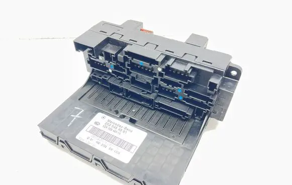 Mercedes-Benz C W203 Fuse box set 2035454501 5DK00848515