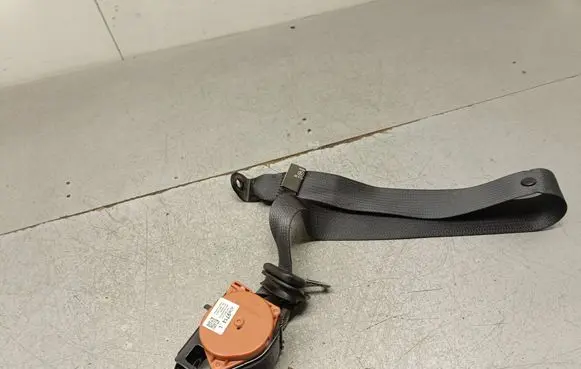 Opel Mokka X Rear seatbelt 42469714 LD163070G9714421