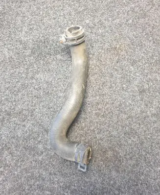 Mercedes-Benz GLA W156 Engine coolant pipe/hose