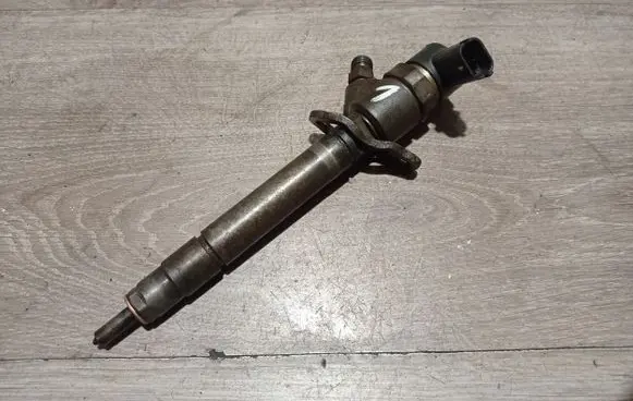 Volvo S60 Fuel injector 0445110251 30750283