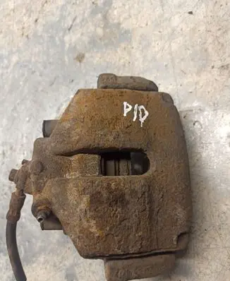 Volkswagen PASSAT B6 Front brake caliper