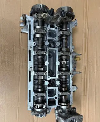 Ford Mustang VI Engine head RFEJ7E6090EC