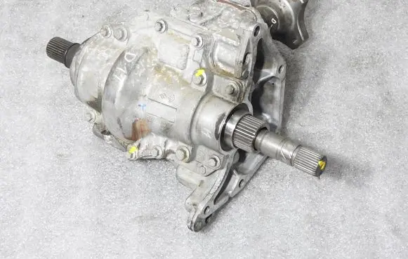 Dacia Duster Gearbox transfer box case 331000153R 8201066319
