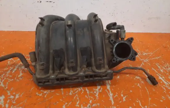 Volkswagen Fox Intake manifold 03D129766L