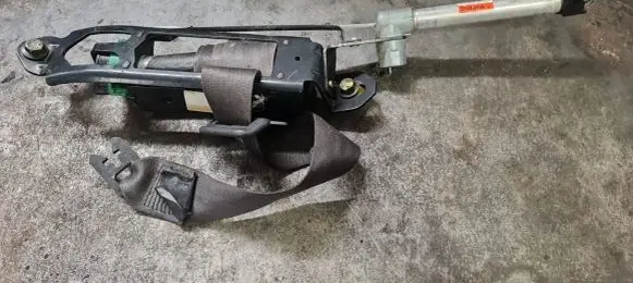 Volvo S60 Front seatbelt 8090772