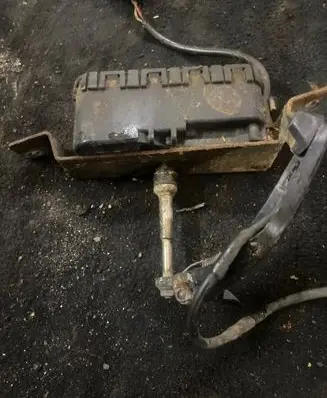 Volvo V70 Headlight wiper blade 