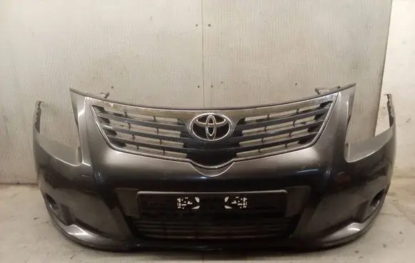 Toyota Avensis T270 Front bumper