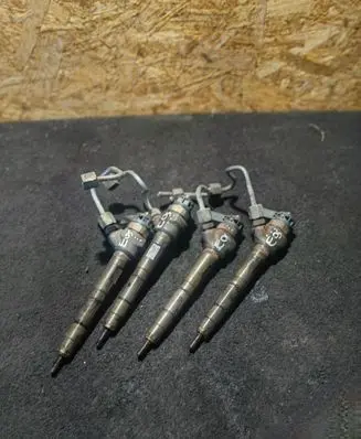 Volkswagen Eos Fuel injectors set 0445110369