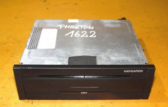 Volkswagen Phaeton Radio/CD/DVD/GPS head unit 3D0919887JX