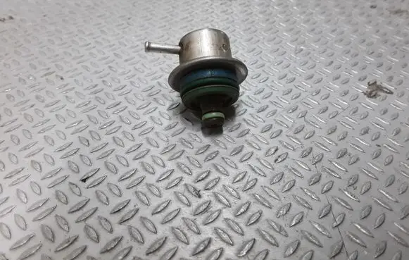 Opel Astra G Fuel pressure regulator 0280160560