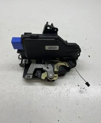 Seat Altea Front door lock 3D1837015