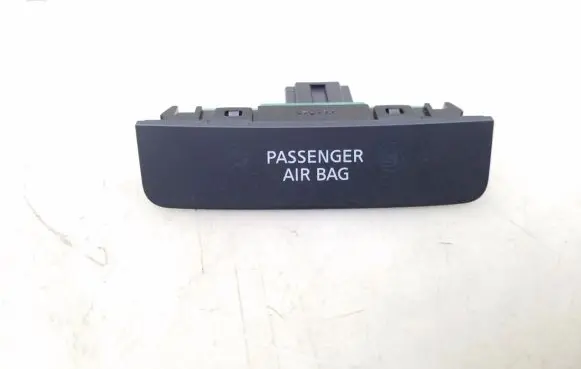 Nissan Navara D23 Passenger airbag on/off switch 