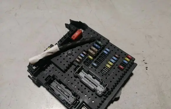 Volvo S80 Fuse module 8676391 12217799