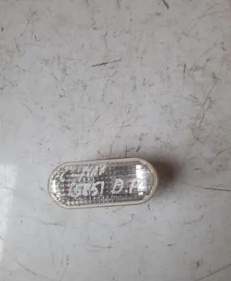 Ford C-MAX I Front fender indicator light 4M5A13K309AA
