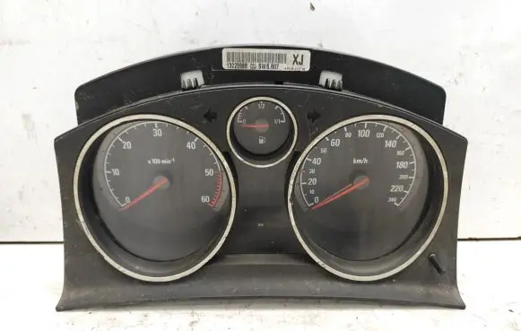 Opel Zafira B Speedometer (instrument cluster) 13225988