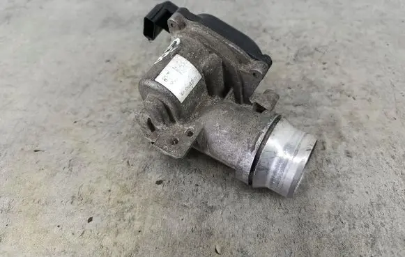 Renault Clio III Throttle body valve 8200614985VALEO