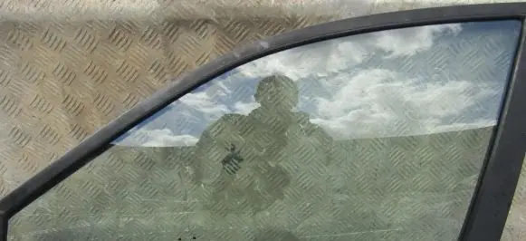 Mitsubishi Galant Front door window glass four-door