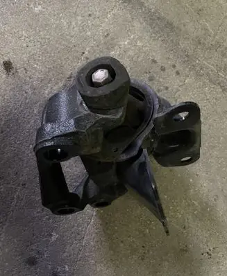 Mazda CX-7 Gearbox mount 