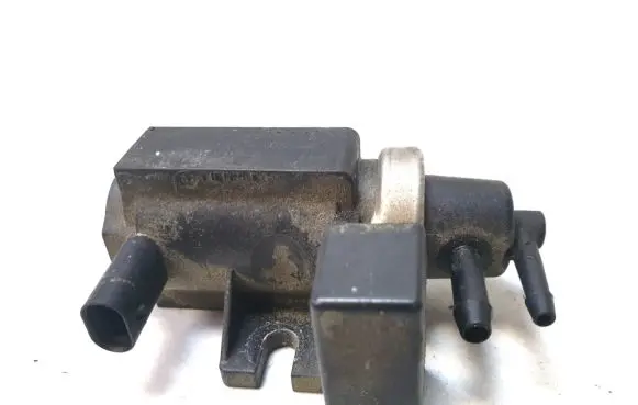 Mercedes-Benz A W169 Turbo solenoid valve A0051535528
