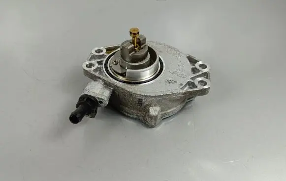 KIA Sportage Vacuum pump 288102M830
