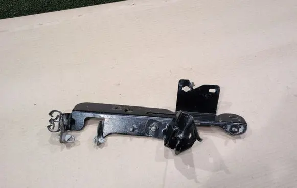 Renault Trafic III (X82) Other engine bay part 747642390R