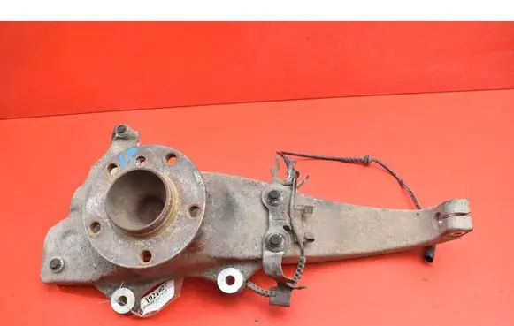 Front wheel hub spindle knuckle