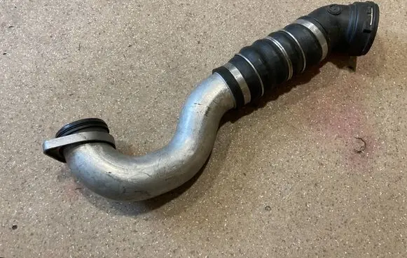 BMW 5 E60 E61 Intercooler hose/pipe 7808414